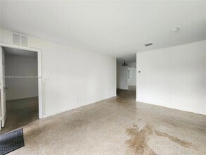 1564 NW 31st Way in Fort Lauderdale, FL - Building Photo - Building Photo