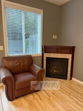 810 E Ninth St in Newberg, OR - Building Photo - Building Photo