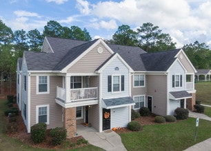 Hawthorne at the Pines in Aberdeen, NC - Foto de edificio - Building Photo