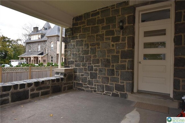 408 Clinton Terrace in Easton, PA - Building Photo - Building Photo