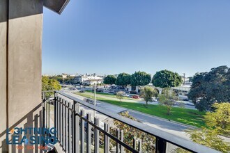 8811-8812 Burton Way in West Hollywood, CA - Building Photo - Building Photo