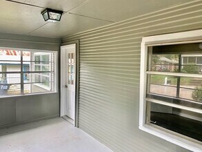 711 Dent St in Tallahassee, FL - Foto de edificio - Building Photo