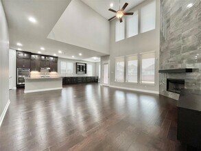 3809 Mineral Dr in Leander, TX - Foto de edificio - Building Photo