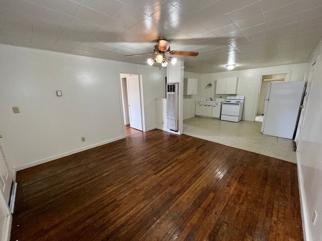 223-223.5-2235 E Home St in Junction City, KS - Building Photo - Building Photo