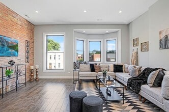 3330 S Indiana Ave, Unit 2s in Chicago, IL - Foto de edificio - Building Photo