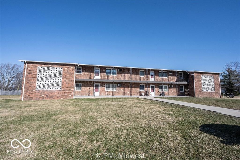 140 Maple Park Dr in Westfield, IN - Building Photo