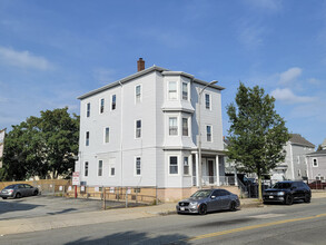 1141 Pleasant St in Fall River, MA - Building Photo - Building Photo