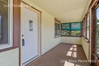 1423 Thomas Ave W in St. Paul, MN - Building Photo - Building Photo