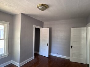 1808 W Bradley Ave in Peoria, IL - Building Photo - Building Photo