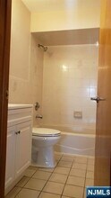 450 Harding Pl in Fairview, NJ - Building Photo - Building Photo