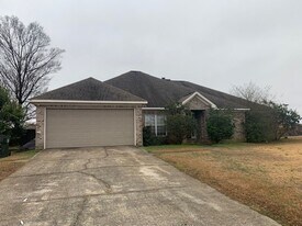 207a Cedar Crest in Tuscaloosa, AL - Building Photo