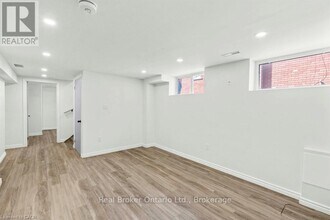 326 E 19th St in Hamilton, ON - Building Photo - Building Photo