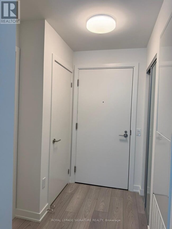 110 Broadway Ave in Toronto, ON - Building Photo - Building Photo