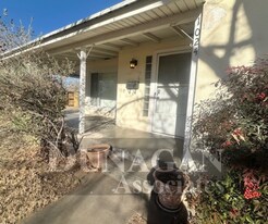 1024 N Main St in Carlsbad, NM - Building Photo