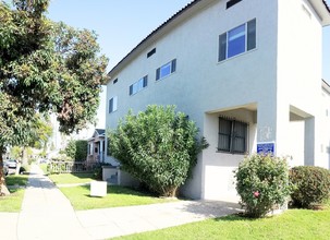 2322 Vineyard Ave in Los Angeles, CA - Building Photo - Building Photo