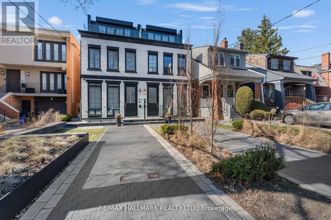 34B Sherwood Ave in Toronto, ON - Building Photo