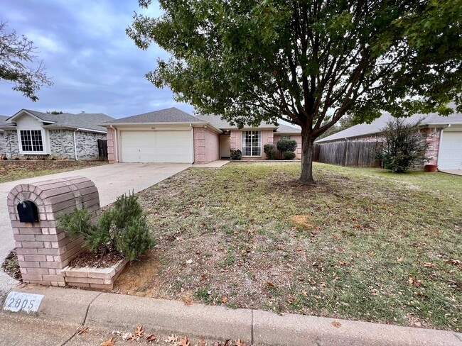 2805 Yorkfield Ct in Arlington, TX - Building Photo - Building Photo