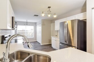 9726 Cypress Pond Ave in Tampa, FL - Building Photo - Building Photo