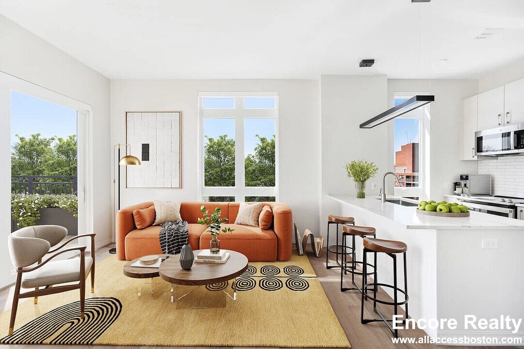 33 Bartlett Cres, Unit 2 in Brookline, MA - Building Photo