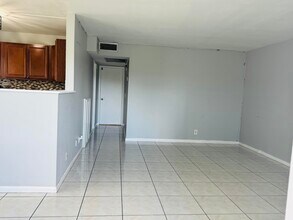 151 Brighton Dr in Boca Raton, FL - Building Photo - Building Photo