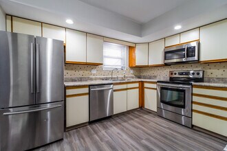 424 Hermay Dr in Hamilton, OH - Building Photo - Building Photo