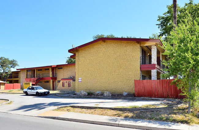 520 Gentleman Rd in San Antonio, TX - Foto de edificio - Building Photo