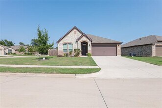 607 Rdg Vw Wy in Justin, TX - Building Photo - Building Photo