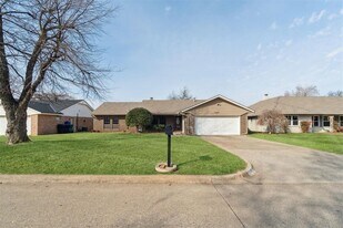 11805 Ashford Dr in Yukon, OK - Building Photo