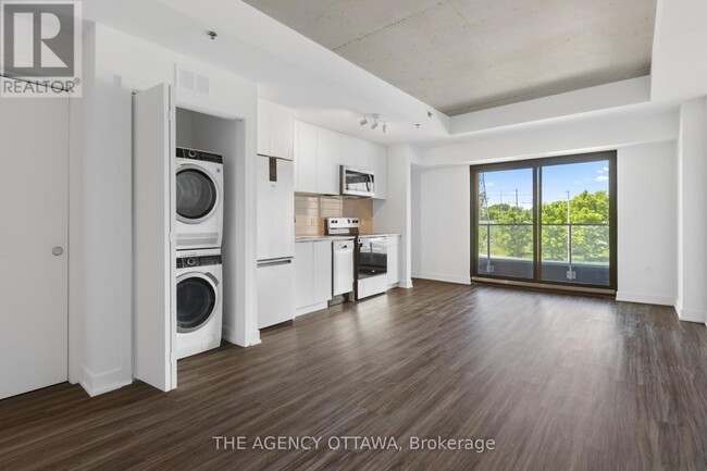 1366-1366 Carling Ave in Ottawa, ON - Building Photo - Building Photo