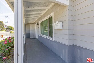 715 S Lake St in Burbank, CA - Building Photo - Building Photo