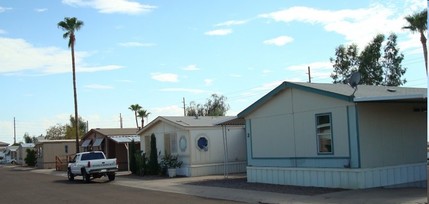 Turf Mobile Manor in Phoenix, AZ - Building Photo - Building Photo