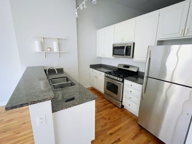 1224 W Van Buren St, Unit 610 in Chicago, IL - Foto de edificio - Building Photo