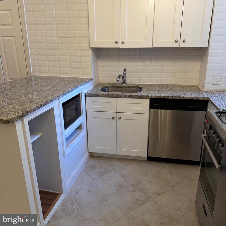 753 S 22nd St in Philadelphia, PA - Building Photo