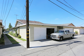 1021 N Shattuck Pl in Orange, CA - Building Photo - Building Photo