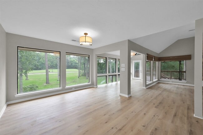 property at 2 Alladdin Ln