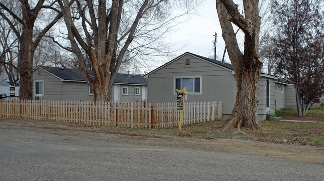 110 Roosevelt St in Mountain Home, ID - Building Photo - Building Photo