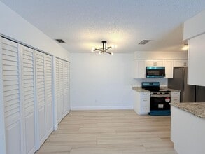 4055 NW Cinnamon Tree Cir in Jensen Beach, FL - Building Photo - Building Photo