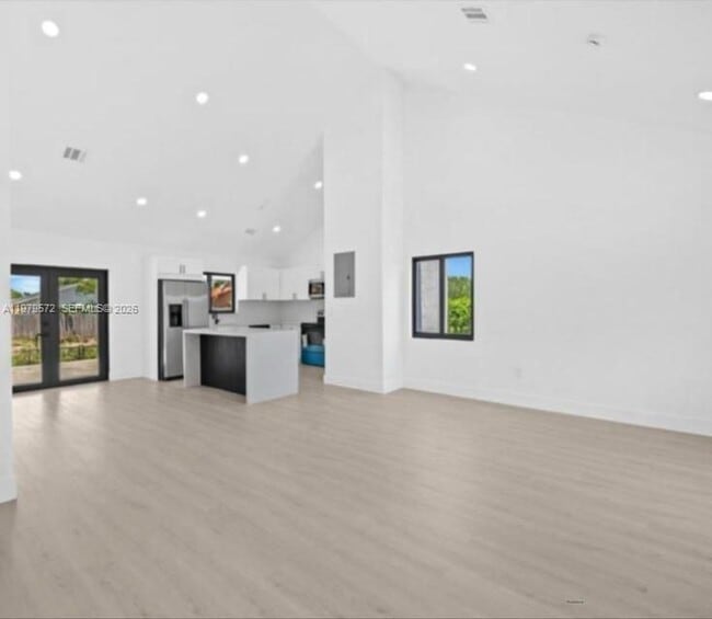 20620 SW 120th Pl in Miami, FL - Foto de edificio - Building Photo