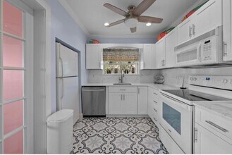 36 Palm Square in Delray Beach, FL - Building Photo - Building Photo