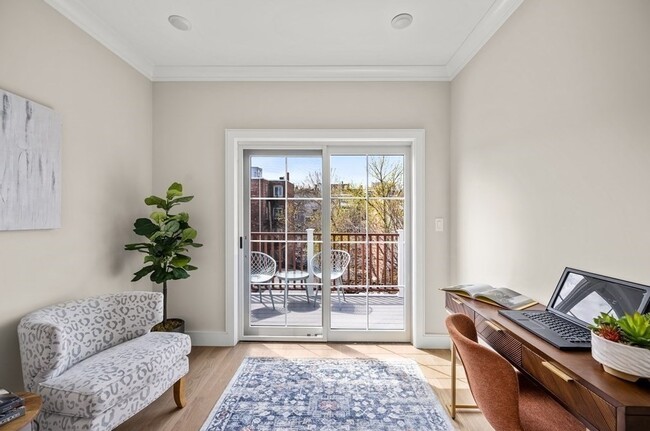 300 Maverick St, Unit 1 in Boston, MA - Building Photo - Building Photo