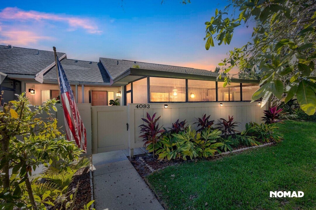 4093 NW Cinnamon Tree Cir in Jensen Beach, FL - Building Photo