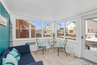 23 Wall St, Unit SI ID1057366P in Hampton, NH - Foto de edificio - Building Photo