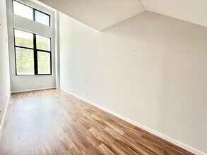 1900 W Lawrence Ave in Chicago, IL - Building Photo - Building Photo