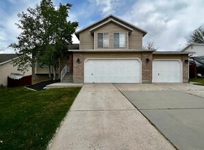 1051 E 11780 S in Sandy, UT - Building Photo - Building Photo