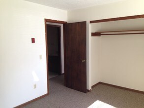 150 S Irving Ave in Rush City, MN - Foto de edificio - Building Photo