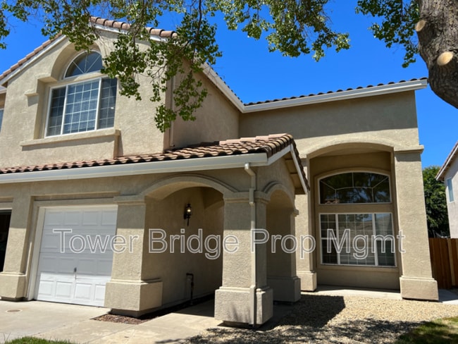 3918 Ginko Way in Sacramento, CA - Building Photo - Building Photo