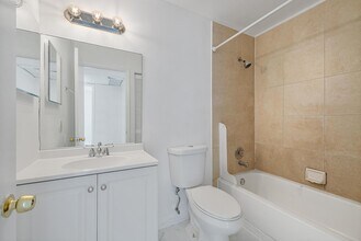 1854 Abbey Rd in West Palm Beach, FL - Building Photo - Building Photo