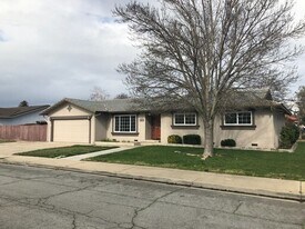 791 Newcomb Ave in Turlock, CA - Building Photo