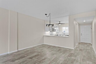 1200 N Shore Dr NE in St. Petersburg, FL - Building Photo - Building Photo