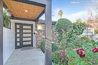 6513 Corbin Ave in Los Angeles, CA - Building Photo - Building Photo